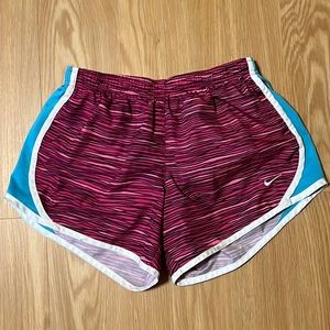 Nike Shorts, size girls L